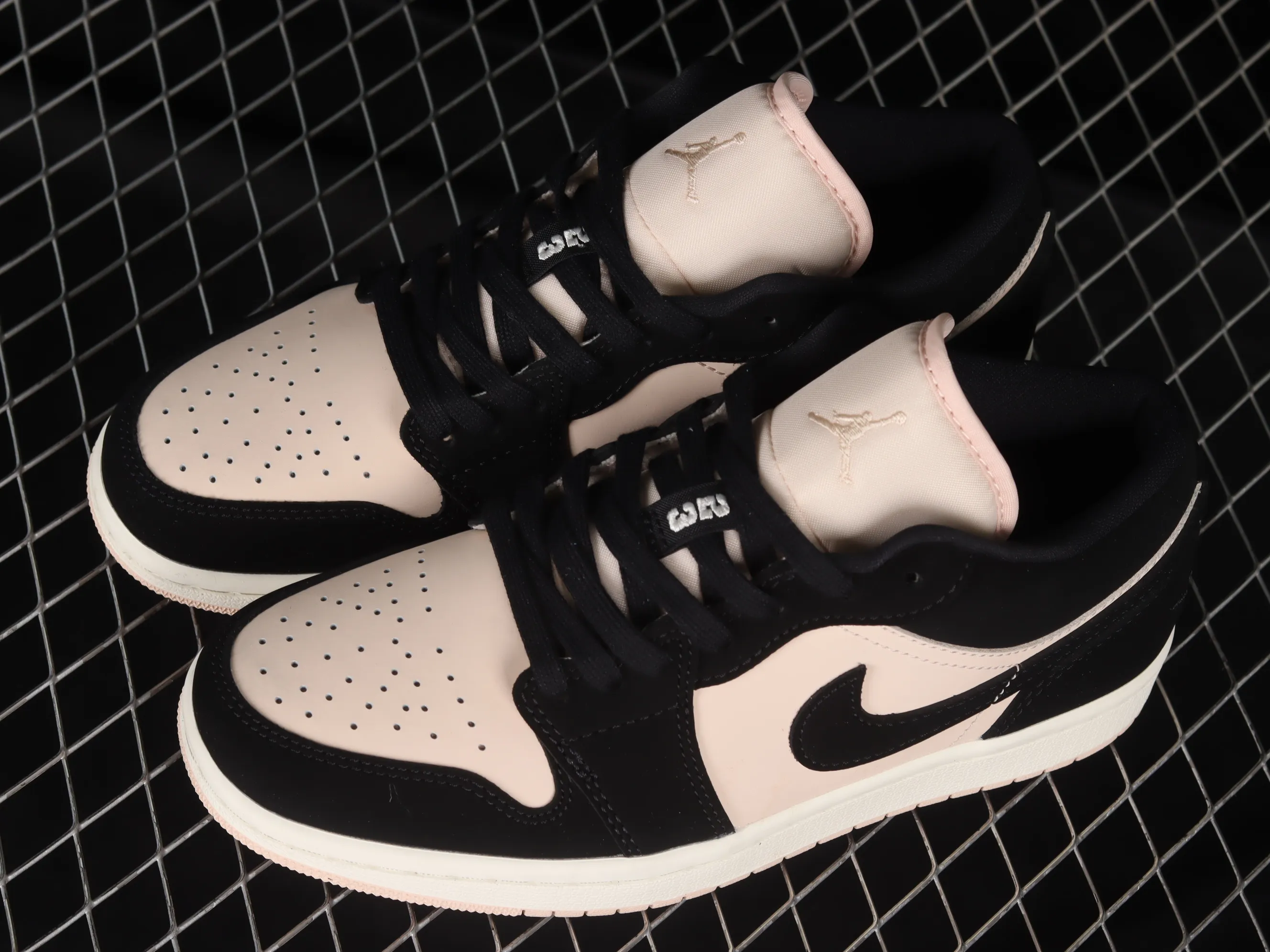 All categories Air Jordan Jordan series basketball shoes Air Jordan 1 Low G version pure original Air Jordan 1 Low AJ1 Joe 1 black powder low-top basketball shoes DC0774-003